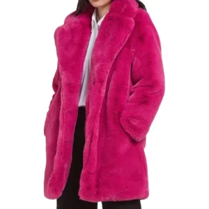 taylor-swift-pink-coat