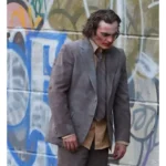 joaquin-phoenix-suit