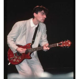 stop-making-sense-david-byrne-big-suit
