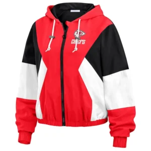 brittany-mahomes-chiefs-jacket