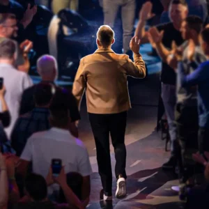 stand-up-comedian-nate-bargartz-brown-jacket